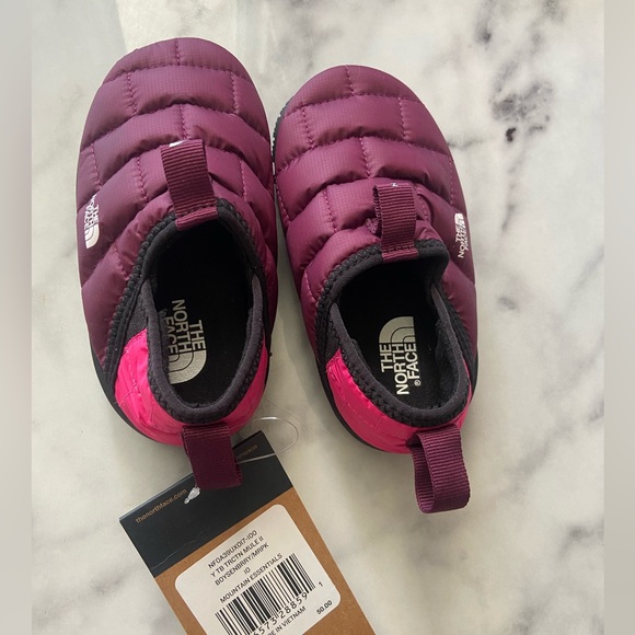 NWT The North Face Kids' traction boysenberry mules - Picture 1 of 3